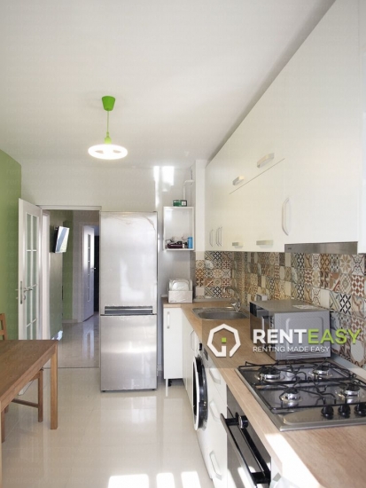 Apartament cu 3 camere in Podul de Fier