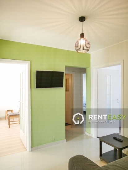 Apartament cu 3 camere in Podul de Fier