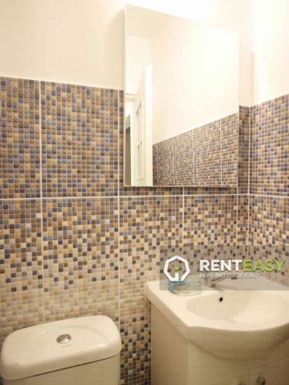 Apartament cu 3 camere in Podul de Fier