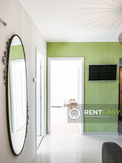 Apartament cu 3 camere in Podul de Fier