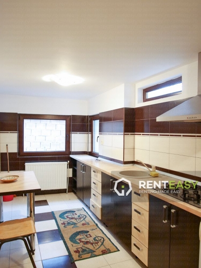 Vila 4 camere in zona Copou de inchiriat