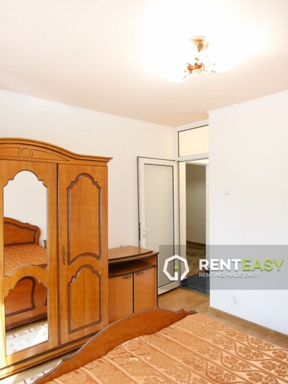 Apartament 3 camere de inchiriat zona Podul de Fier