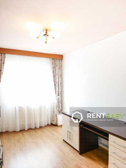 Apartament 3 camere de inchiriat zona Podul de Fier