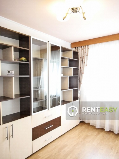 Apartament 3 camere de inchiriat zona Podul de Fier