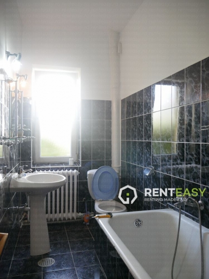 Apartament cu 4 camere de inchiriat situat in Centru - Targu Cucu