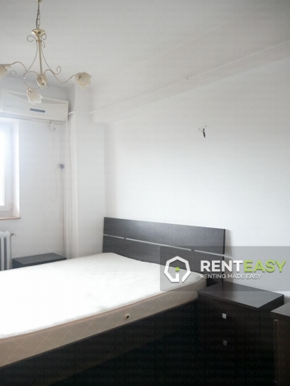 Apartament cu 3 camere decomandat de inchiriat in Centru langa Moldova Mall