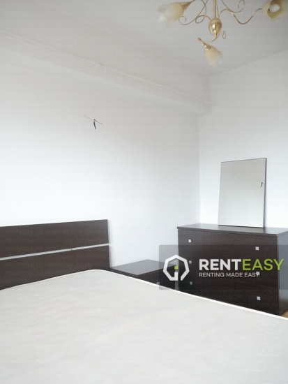 Apartament cu 3 camere decomandat de inchiriat in Centru langa Moldova Mall