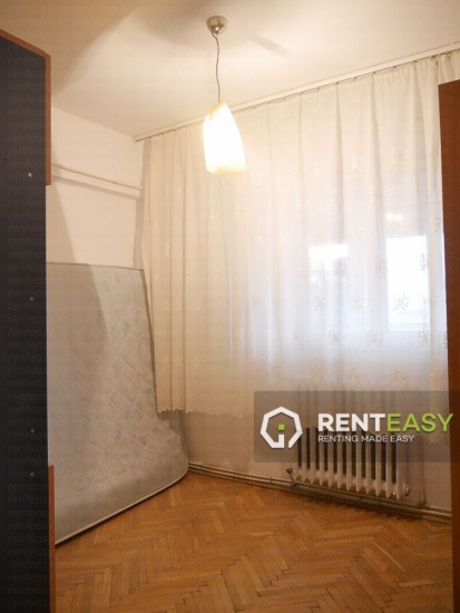 Apartament cu 3 camere decomandat de inchiriat in Centru langa Moldova Mall