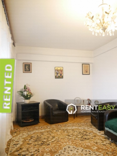 Apartament cu 4 camere oferit spre inchiriere situat langa Palas
