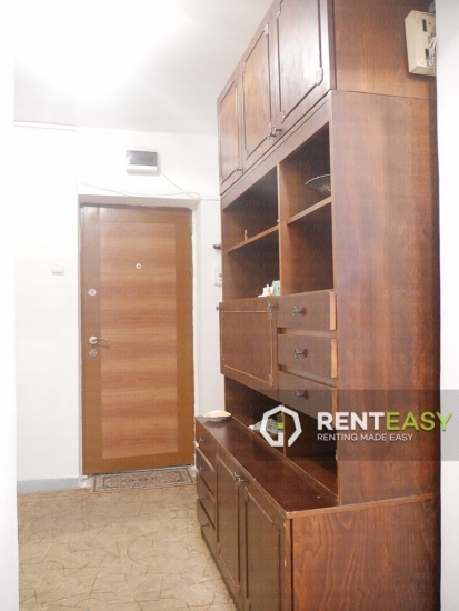 Apartament cu 4 camere oferit spre inchiriere situat langa Palas