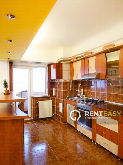 Apartament cu 3 camere in Pacurari de inchiriat