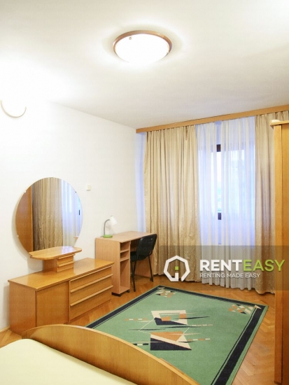 Apartament 4 camere decomandat langa Moldova de inchiriat