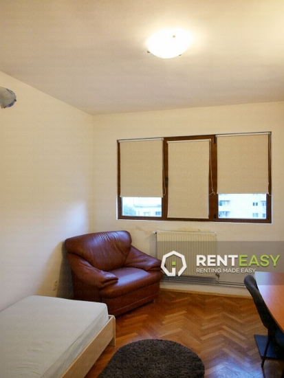 Apartament 4 camere decomandat langa Moldova de inchiriat