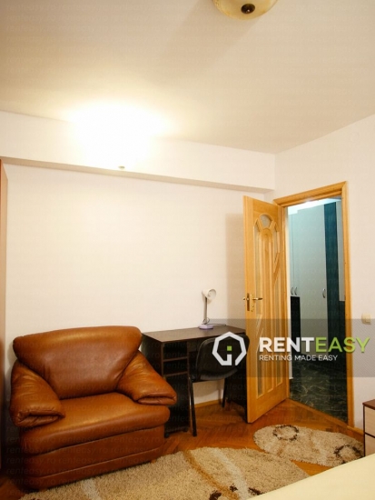 Apartament 4 camere decomandat langa Moldova de inchiriat