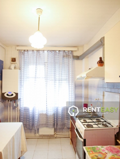 Apartament 3 camere in Podul Ros de inchiriat