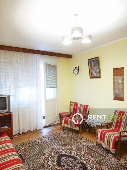 Apartament 3 camere in Podul Ros de inchiriat