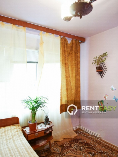 Apartament 3 camere in Podul Ros de inchiriat