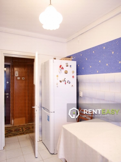 Apartament 3 camere in Podul Ros de inchiriat