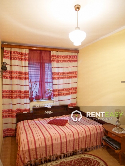 Apartament 3 camere in Podul Ros de inchiriat
