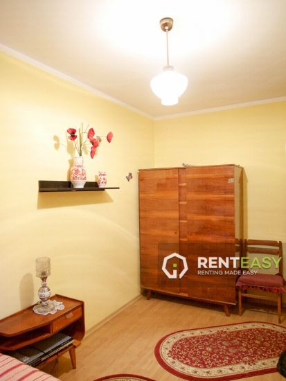 Apartament 3 camere in Podul Ros de inchiriat