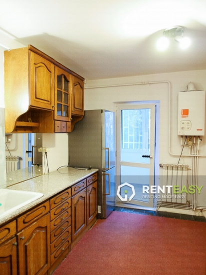 Apartament cu 2 camere in Targu Cucu - Tribunal de inchiriat