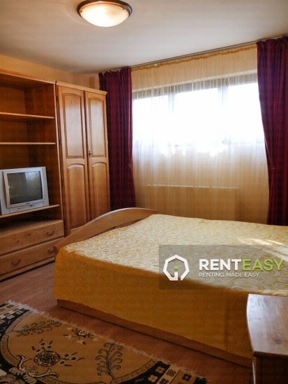 Apartament cu 3 camere - Podul de Fier de inchiriat