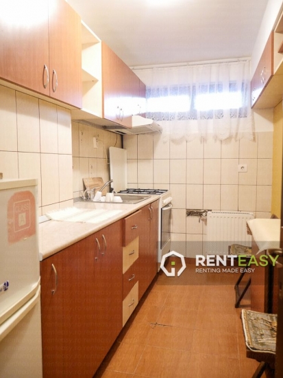 Apartament cu 3 camere - Podul de Fier de inchiriat