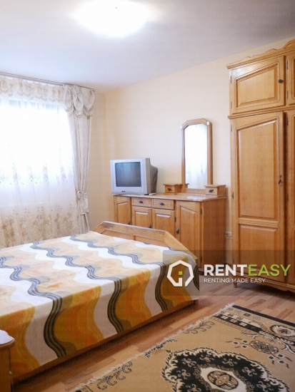 Apartament cu 3 camere - Podul de Fier de inchiriat