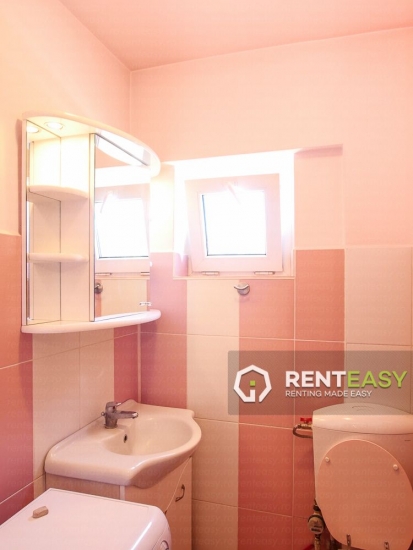 Apartament cu 3 camere decomandat in Pacurari de inchiriat