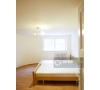 Apartament cu 3 camere si curte de inchiriat in Centru