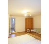 Apartament cu 3 camere si curte de inchiriat in Centru