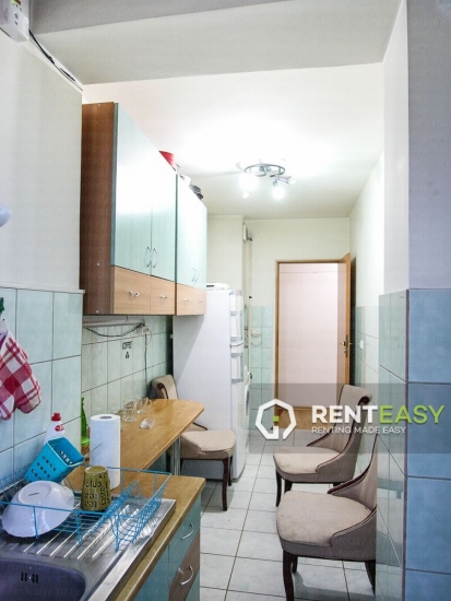Apartament decomandat cu 3 camere de inchiriat in zona Casa Sindicatelor