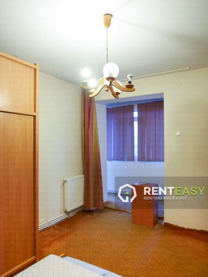Apartament decomandat cu 3 camere de inchiriat in zona Casa Sindicatelor