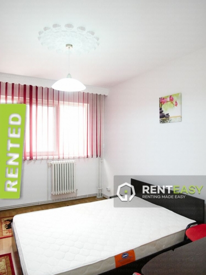 Apartament decomandat cu 3 camere in Podul Ros de inchiriat
