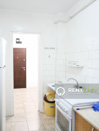 Apartament decomandat cu 3 camere in Podul Ros de inchiriat