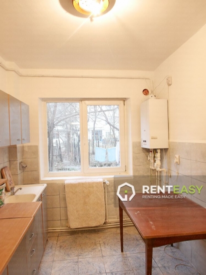 Apartament cu 2 camere nemobilat de inchiriat in Podu Ros