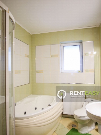 Apartament cu 3 camere la Vila in zona Moara de inchiriat