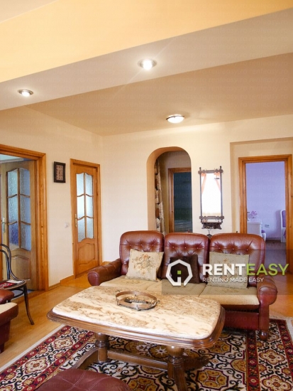 Apartament cu 3 camere la Vila in zona Moara de inchiriat