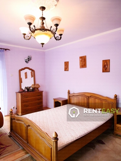 Vila 5 camere de inchiriat in Bucium