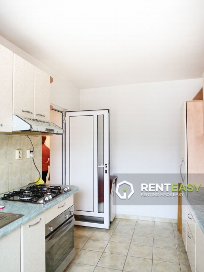 Apartament cu 3 camere de inchiriat in Metalugrie