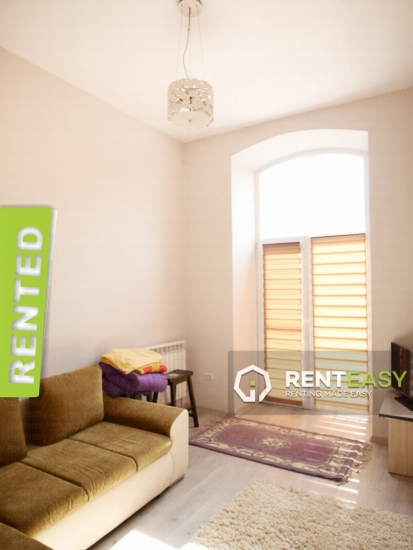 Apartament 3 camere de inchiriat in Centru pe Stefan cel Mare