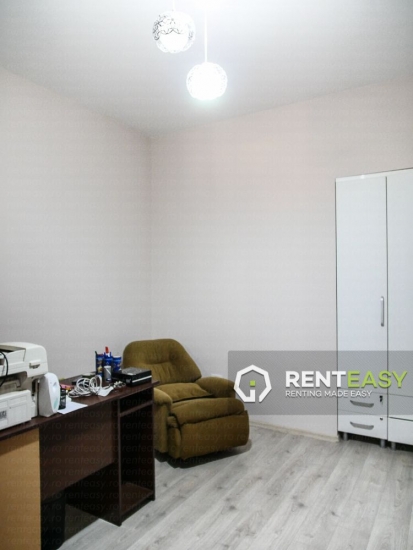 Apartament 3 camere de inchiriat in Centru pe Stefan cel Mare