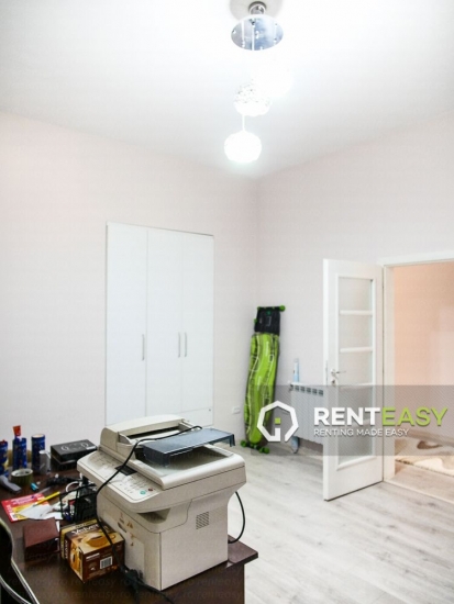 Apartament 3 camere de inchiriat in Centru pe Stefan cel Mare