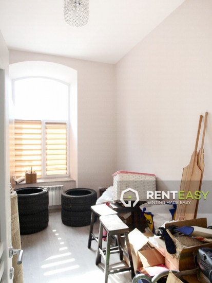 Apartament 3 camere de inchiriat in Centru pe Stefan cel Mare