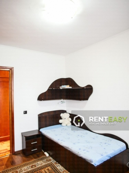 Apartament 3 camere de inchiriat in Podu Ros