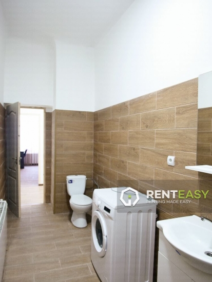 Apartament cu 3 camere la 1 minunt de UMF de inchiriat