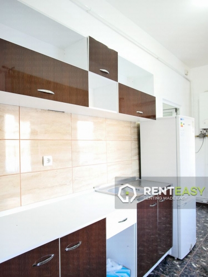 Apartament cu 3 camere la 1 minunt de UMF de inchiriat