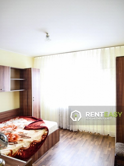Apartament decomandat cu 2 camere in Podul de Fier de inchiriat