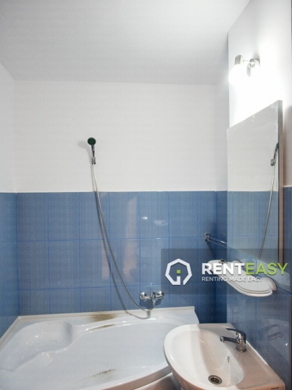 Apartament nemobilat cu 3 camere de inchiriat in Centru - Cuza Voda