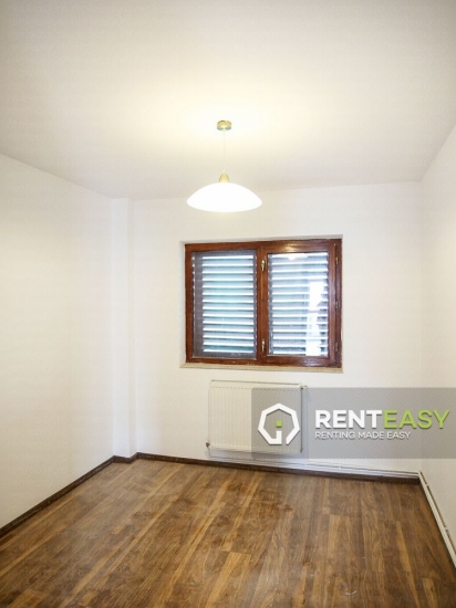 Apartament nemobilat cu 3 camere de inchiriat in Centru - Cuza Voda
